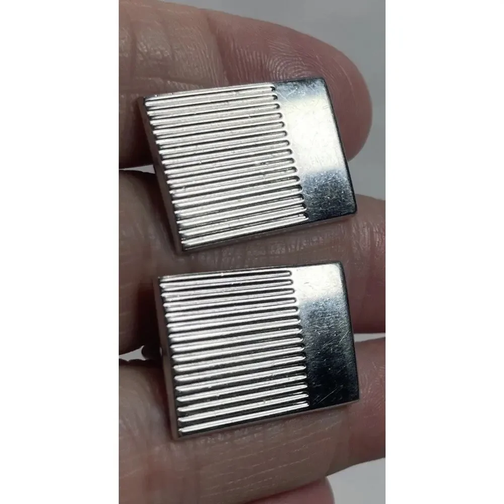 Beautiful Silver Tone Vintage SWANK Cuff Links And Sliver Square Unknown Brand